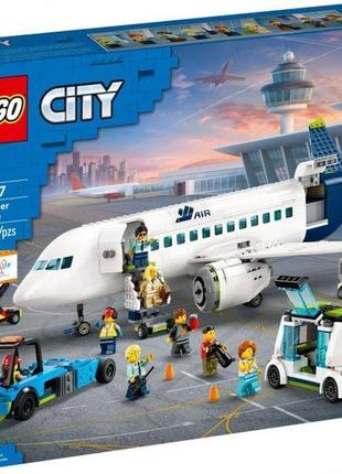 Конструктор lego 60367 city пасажирський літак 913 деталей ⁇ н...