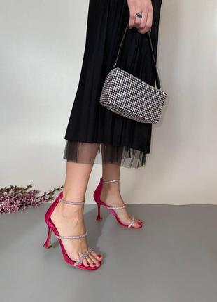 Босоножки женские на шпильке с каменными нарядными