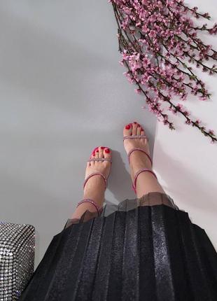 Босоножки женские на шпильке с каменными нарядными