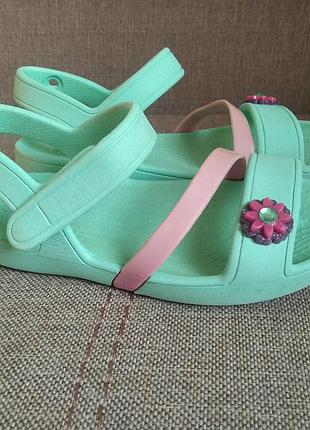 Сандалии crocs с 12 для девочки босоножки crocs для девочки
