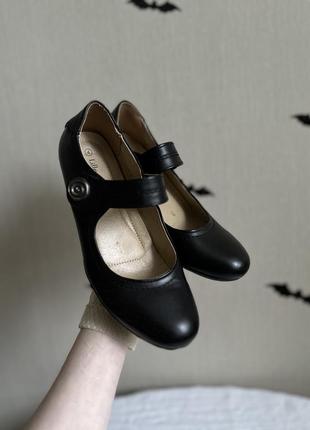 Кожаные туфли в винтажном стиле под дирндль эдельвейс небольшой каблук4 фото