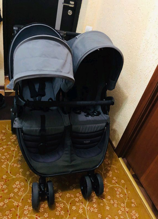 Коляска для двійні britax