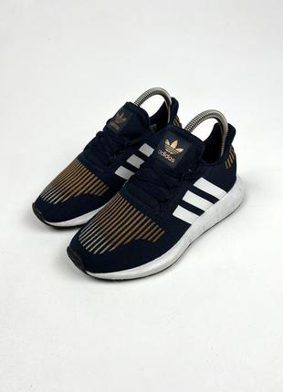 Оригинальные кроссовки adidas