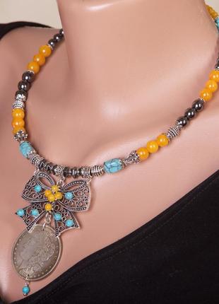 Крафтовое ожерелье с дукачем, кораллом и бирюзой