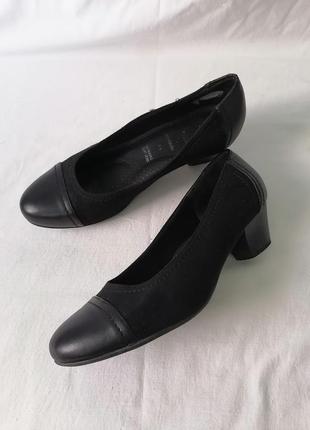 Жіночі класичні чорні туфлі човники hamburg на невисокому каблуку