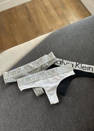 Комплект трусы стринги calvin klein