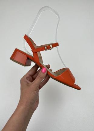 Жіночі босоніжки m&s