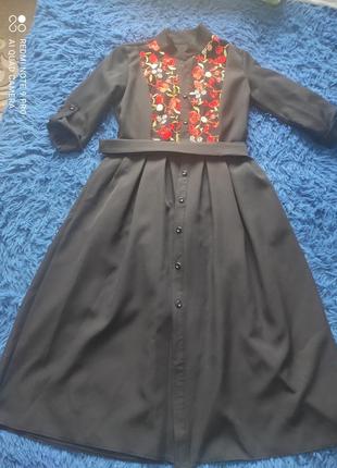 Плаття з вишивкою на розмір 46.6 фото