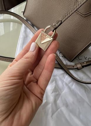 Сумка bag оригінал michael kors medium taupe зерниста шкіра8 фото