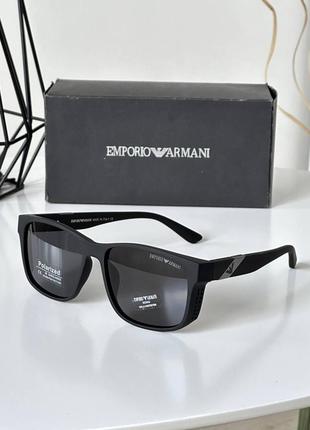 Сонцезахисні окуляри в стилі emporio armani