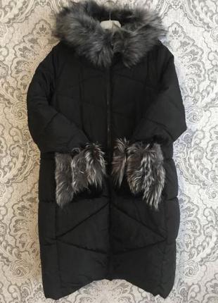Чорне пальто пуховик чорна тепла куртка з хутром