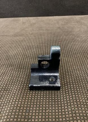 Петля дверей audi q7 4 l 3 2010 задн. лев. (б/у)