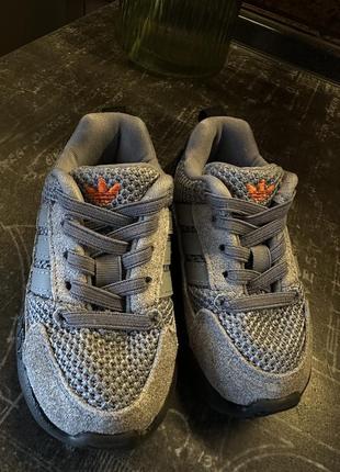 Кросівки дитячі