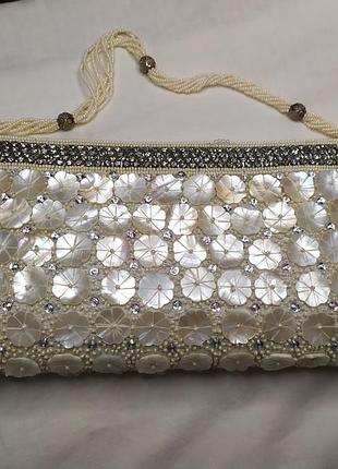 Сумочка расшитая перламутром и бисером
