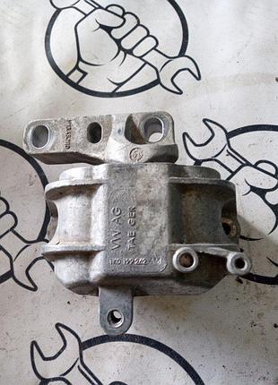 Подушка двигуна volkswagen passat (б/у)