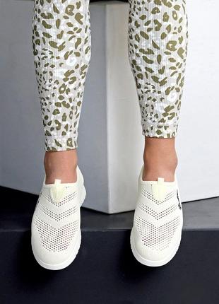 Молочные женские мокасины слипоны кроссовки кеды без шнурков тканевые текстильные с сеткой сквозной перфорацией7 фото