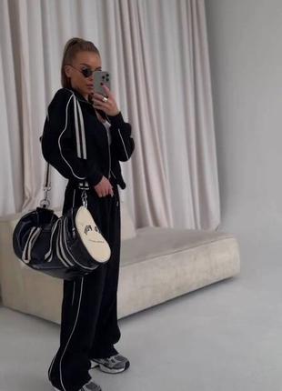 Жіночий костюм з двухнитки: стиль та комфорт у кожній деталі