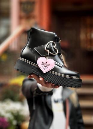 Красивейшие женские ботинки полусапожки dr. martens x lazy oaf heart boots чёрные2 фото