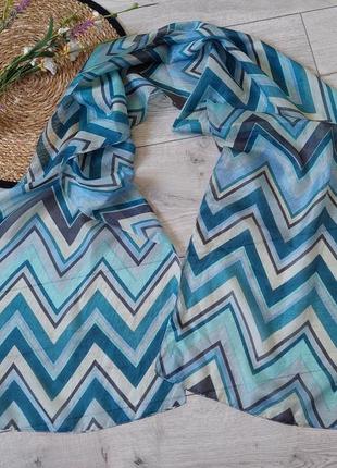 Шёлковый винтажный шарф в голубой анамалистический принт зиг-заг (34 см на 155 см)4 фото