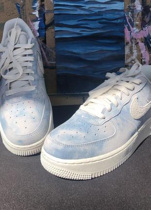 Мега зручні кросівки  nike air force 1 se в небесному кольорі3 фото