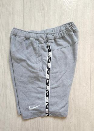 Nike sportswear шорты на лампасах4 фото