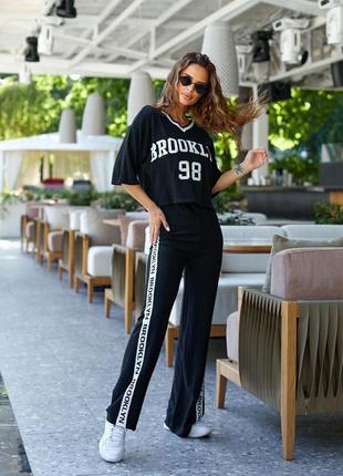 Костюм жіночий