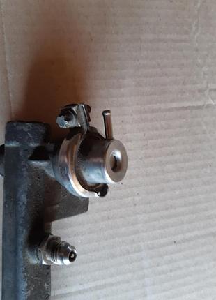 Регулятор тиску палива в паливній рампі 2,0 бензин обель астра...