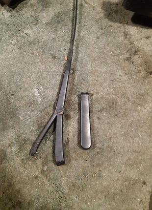 Кришка заглушка на гайку правого щіткотримача (тримача правого...