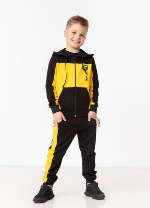 Спортивний костюм на хлопчика від 5 років колір чорний з жовти...