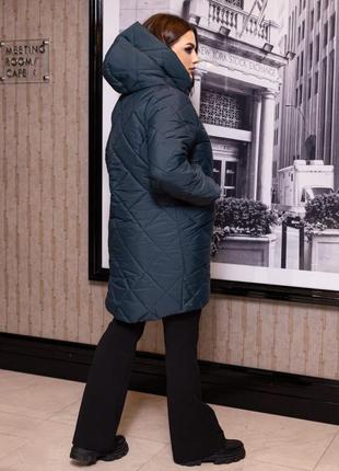 Жіноча подовжена куртка на блискавці з капюшоном смарагдового ...2 фото