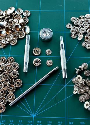 Набір для встановлення кнопок 633 діаметром 12,5 мм із 4 предметів + 50 кнопок колір срібло