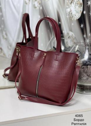Жіноча сумка з екошкіри під рептилію колір бордо skl102-354855