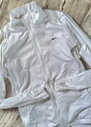 Куртка tech clima-fit

водонепроницаемая тренировочная куртка со съемными рукавами.4 фото