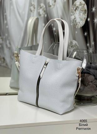 Жіноча сумка з екошкіри під рептилію колір білий skl102-354856