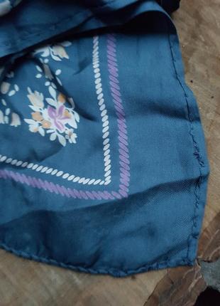 Красивый атласный платок серо-синий2 фото