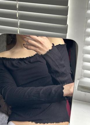 Кофта с открытыми плечами new yorker