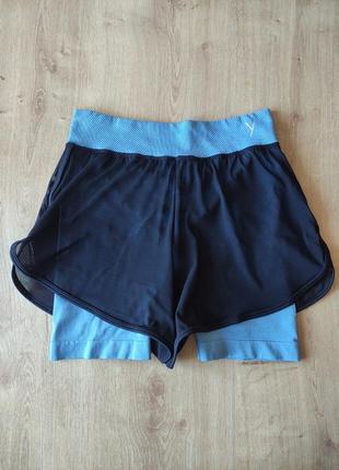 Женские спортивные двойные шорты с тайтсами  yamamay. pазмер  указан m/l, но по факту  s.1 фото