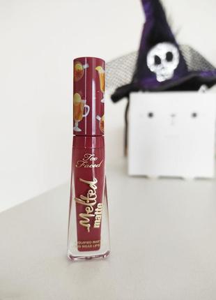 Супер-стійка матова помада too faced melted matte liquified matte long wear lipstick6 фото