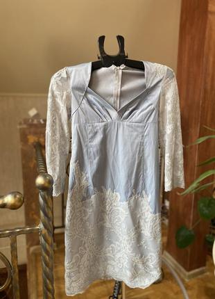 Платье серого цвета