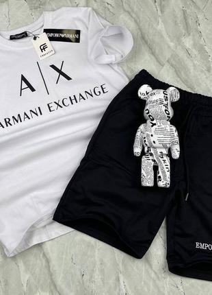 Летний костюм в стиле versace