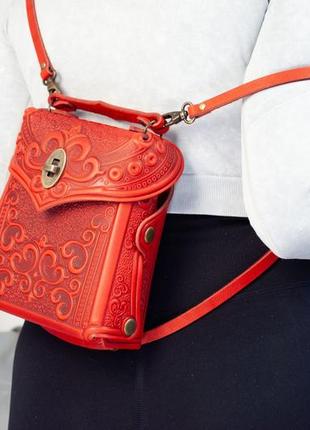 Маленькая сумочка-рюкзак кожаная красная с орнаментом бохо9 фото