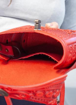 Маленькая сумочка-рюкзак кожаная красная с орнаментом бохо7 фото
