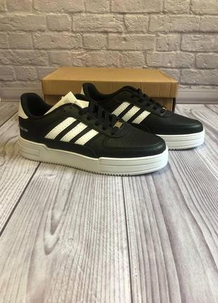 Жіночі кросівки adidas dass-ler black & white1 фото