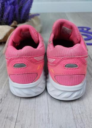 Кросівки для дівчинки asics рожеві текстильні розмір 33,55 фото