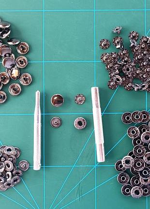 Набір для встановлення кнопок 15 мм №831 із 2 предметів + 50 кнопок колір чорний