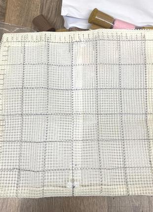 Набор для ковровой вышивки подушка кролик (наволочка с канвой, нитки, крючок для...