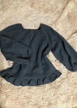 Трендовый свитер с объёмными рукавами1 фото