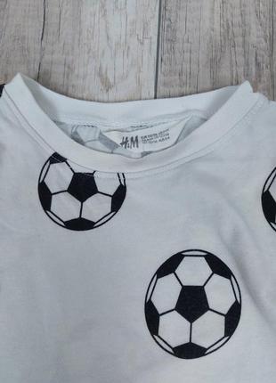 Футболка для мальчика h&m белая с принтом футбольные мячи размер 110/116 (5-6 лет)6 фото