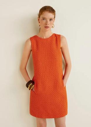Оранжевое мини-платье