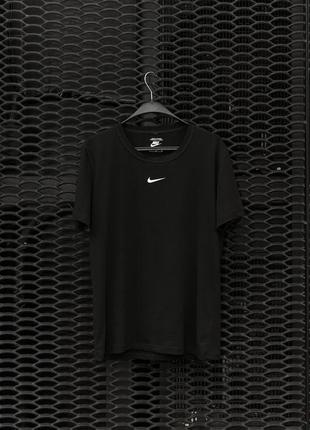 Футболка nike с логом по центру. топ качество